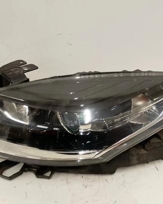 Faro ant. sinistra Renault Megane 3a Serie (2013 -