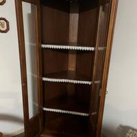 Vetrinetta ad angolo  in legno, arte povera.