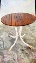 tavolo da terrazzo con sedie