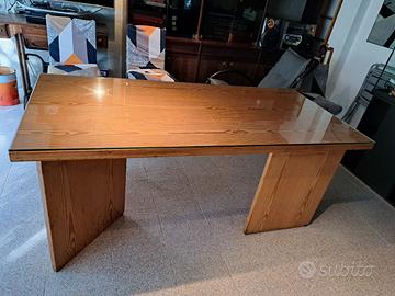 scrivania in legno faggio scuro