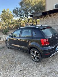 Polo cross