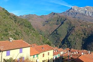 Rustico con giardino