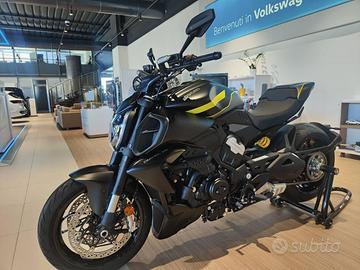 DUCATI Diavel V4 BLACK ROADSTER MY2026