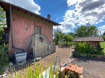 Rustico / Casale di 150 m² con 4 locali a Cave