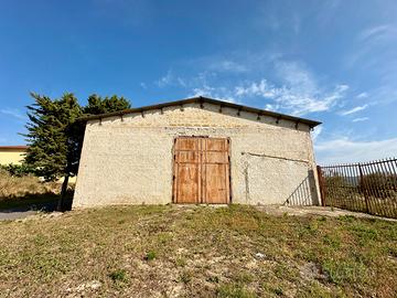 Magazzino a Partinico, Contrada Valguarnera