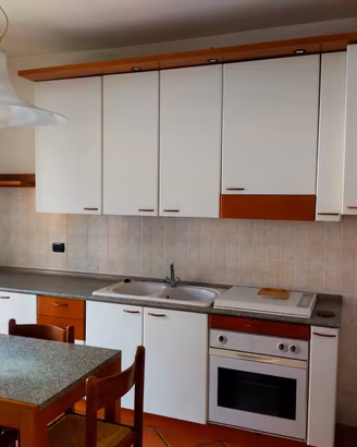 Cucina classica lineare - Robusta e completa 