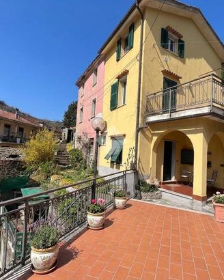 CASA SEMINDIPENDENTE A NE
