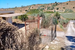 Casa di campagna con terreno e vista panoramica