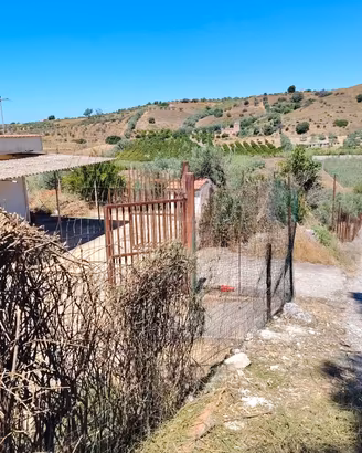 Casa di campagna con terreno e vista panoramica