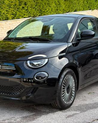 FIAT 500 Berlina Hybrid Icon