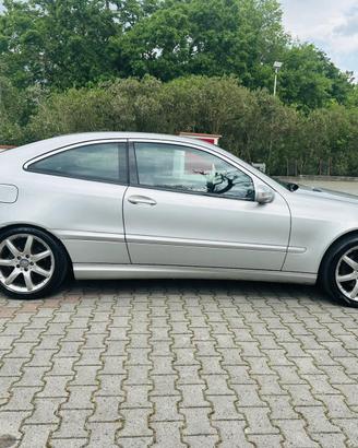 Mercedes-Benz mercedes c220 cdi sportcoupé