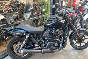 Harley davidson street 750. Guida con A2