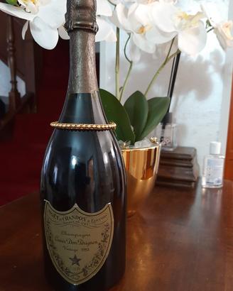 champagne dom Perignon vintage 1983