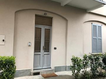 BILOCALE a Erba, ristrutturato arredato, 0 spese