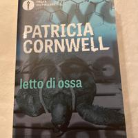 Libro: Letto di Ossa - Patricia Cornwell