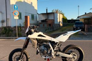 Husqvarna SM 125 2011