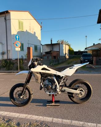 Husqvarna SM 125 2011