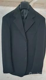 Completo elegante giacca e pantaloni nero