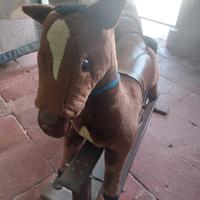 cavallo a dondolo 