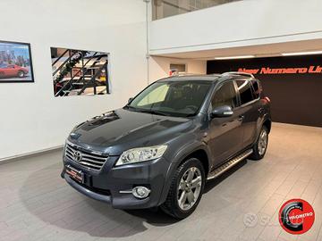 Toyota RAV4 Crossover 2.2 D-4D 150 CV Luxury 2012