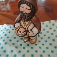 Pastore con cesta presepe giubileo Thun 