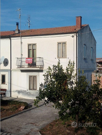 Casa indipendente con giardino