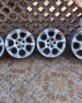 4 Cerchi in Lega 16 pollici Alfa Romeo 
