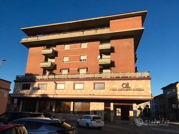 Appartamento 110 mq arredato + posto auto coperto