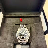 Tudor Balck Bay 41 monochrome jubelee