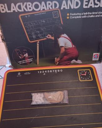 8451N-Lavagna Blackboard And Easel giocattolo