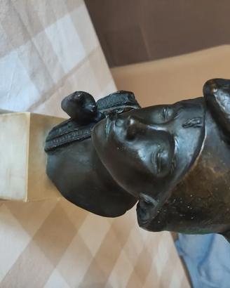 Statue in bronzo