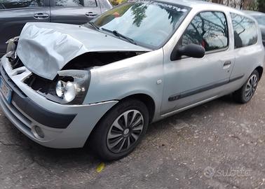 macchina incidentata