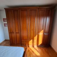 Armadio a 6 ante in legno