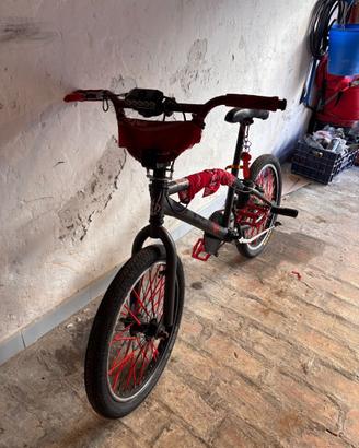 Bmx rossa modificata