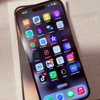 Apple iPhone 14 Pro Max + cover