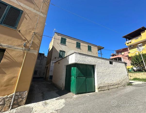 PALAZZINA A MONTE DI PROCIDA