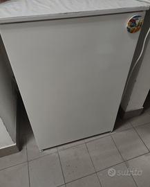 Frigorifero piccolo con scomparto freezer 54x54x87