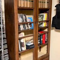 Libreria antica con ante