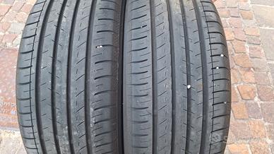 Gomme estive 215/45 R18 93W