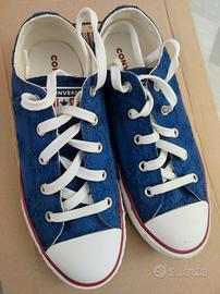 Converse blu con ricami