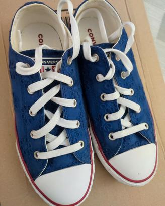 Converse blu con ricami