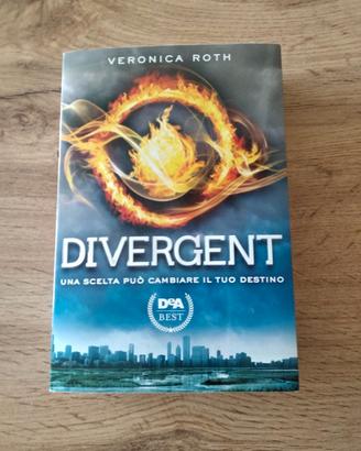 DIVERGENT - VERONICA ROTH