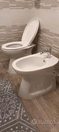 Coppia sanitari bagno: vaso wc e bidet 