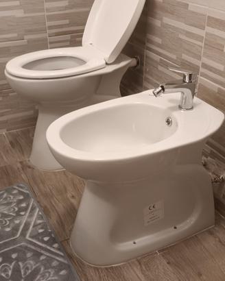 Coppia sanitari bagno: vaso wc e bidet 