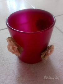 Vasetto decorato a mano. Bricolage.