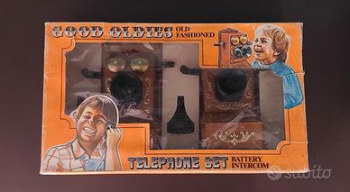 Good Oldies – Old Fashioned Telephone Set