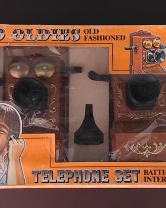 Good Oldies – Old Fashioned Telephone Set