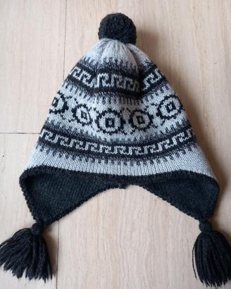 cappello con paraorecchie