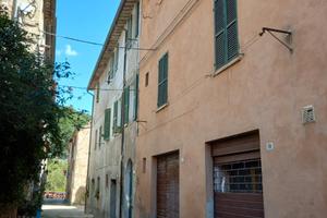Appartamenti n 2e 2 negozi iUrbania (PU)