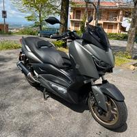 Xmax 300 Tech Max